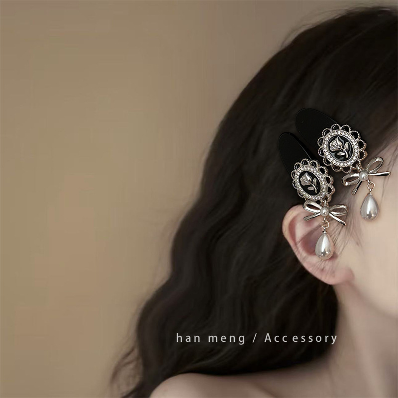 2025 New French Style Vintage Hepburn Style Metallic Rose Pearl Pendant Hairpin Fringe Hairpin Headwear