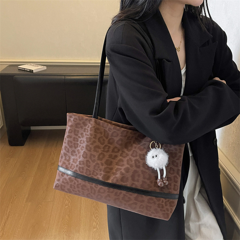 复古鹿皮绒大容量手提托特包包女2025新款百搭豹纹简约腋下单肩包|undefined