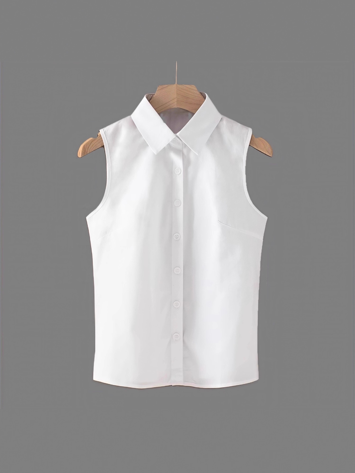 White cotton base body-friendly shirt sleevless