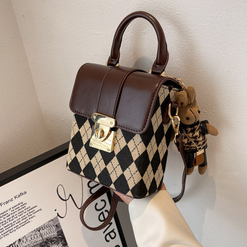 French niche design bag 2024 spring new women's bag popular crossbody bag internet celebrity handheld small square bag