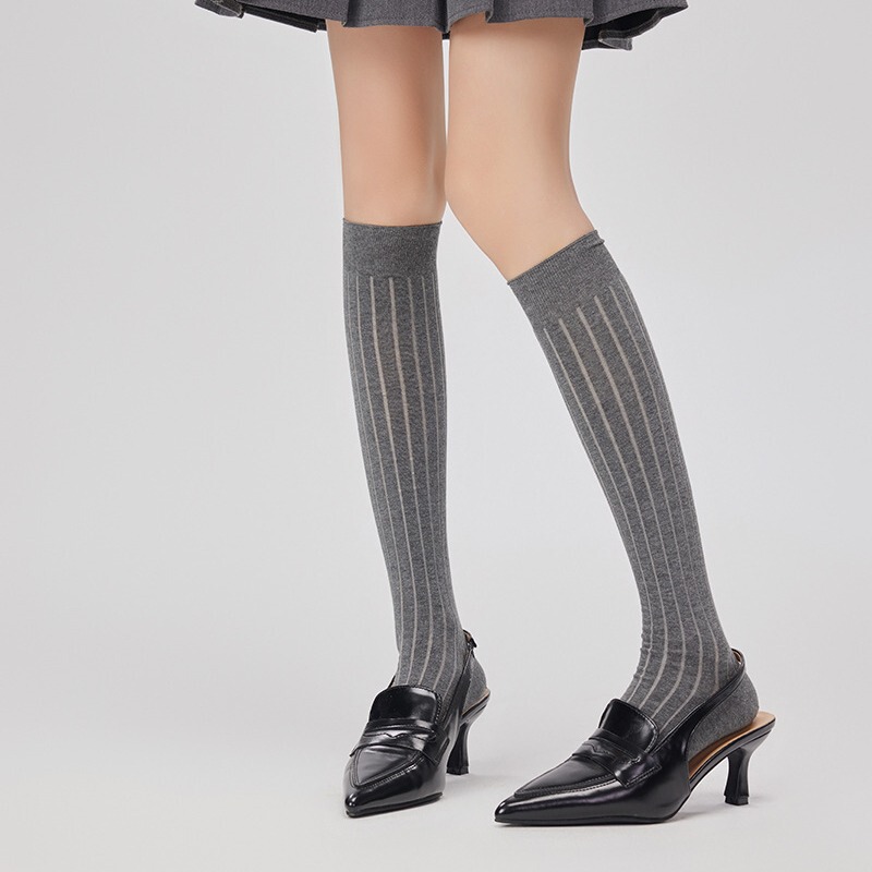 South Korea wife of shop-owner with socks spring and summer show calf socks 240 pin thin pile socks solid color base socks South Korea wife of shop-owner with socks spring and summer show calf socks 240 pin thin pile socks solid color base socks