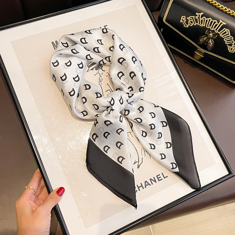 Alfabeto D70 cuadrado-blanco y negro