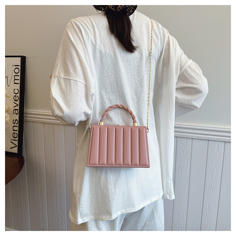 438g Weight Synthetic Leather Lining Material Sewing Thread Fashion Element Lock clasp Closure Type Single Shoulder Strap Strap Type Shoulder Bag Bags Type Holiday, Travel, Shopping Occasion PU Material Solid Color Pattern All Seasons Season Women's Gender Elegant, Streetwear Style Square Shape Medium Size Women's Medium PU Solid Color Elegant Streetwear Sewing Thread Square Lock Clasp Shoulder Bag 18