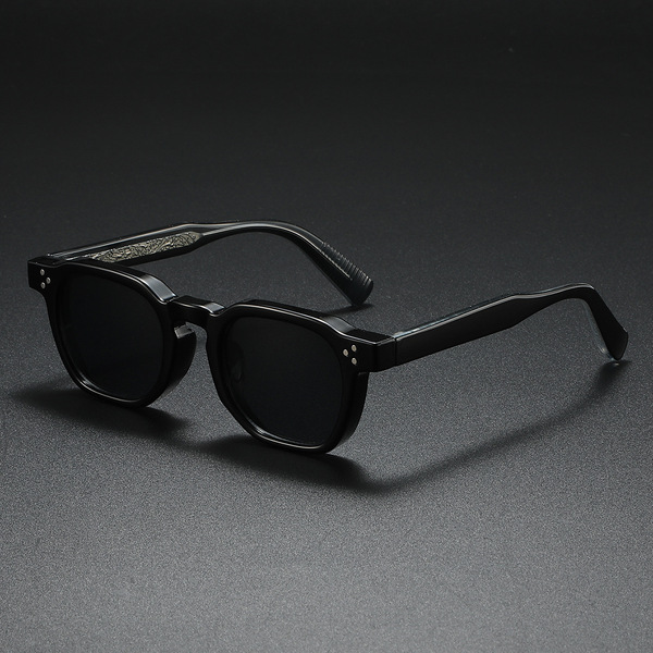 Trend fashionable sunglasses