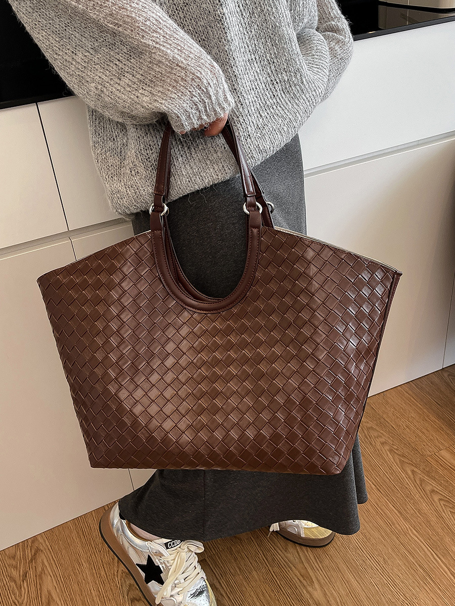 Bolsa de tejido para mujeres 2025 nuevo bolso de viaje simple bolso de damas de gran capacidad bolsa de hombro