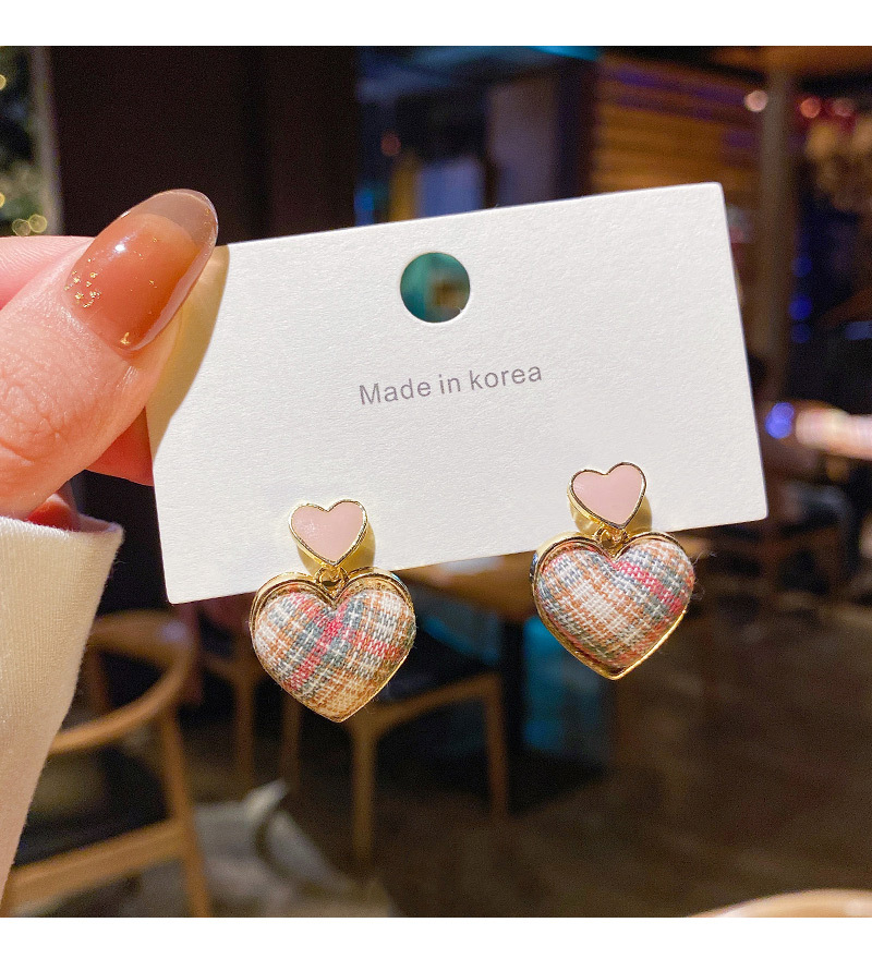 Korean Version Of Autumn And Winter Plaid Love Earrings Simple Personality Fabric Fashion Earrings Wholesale display picture 2