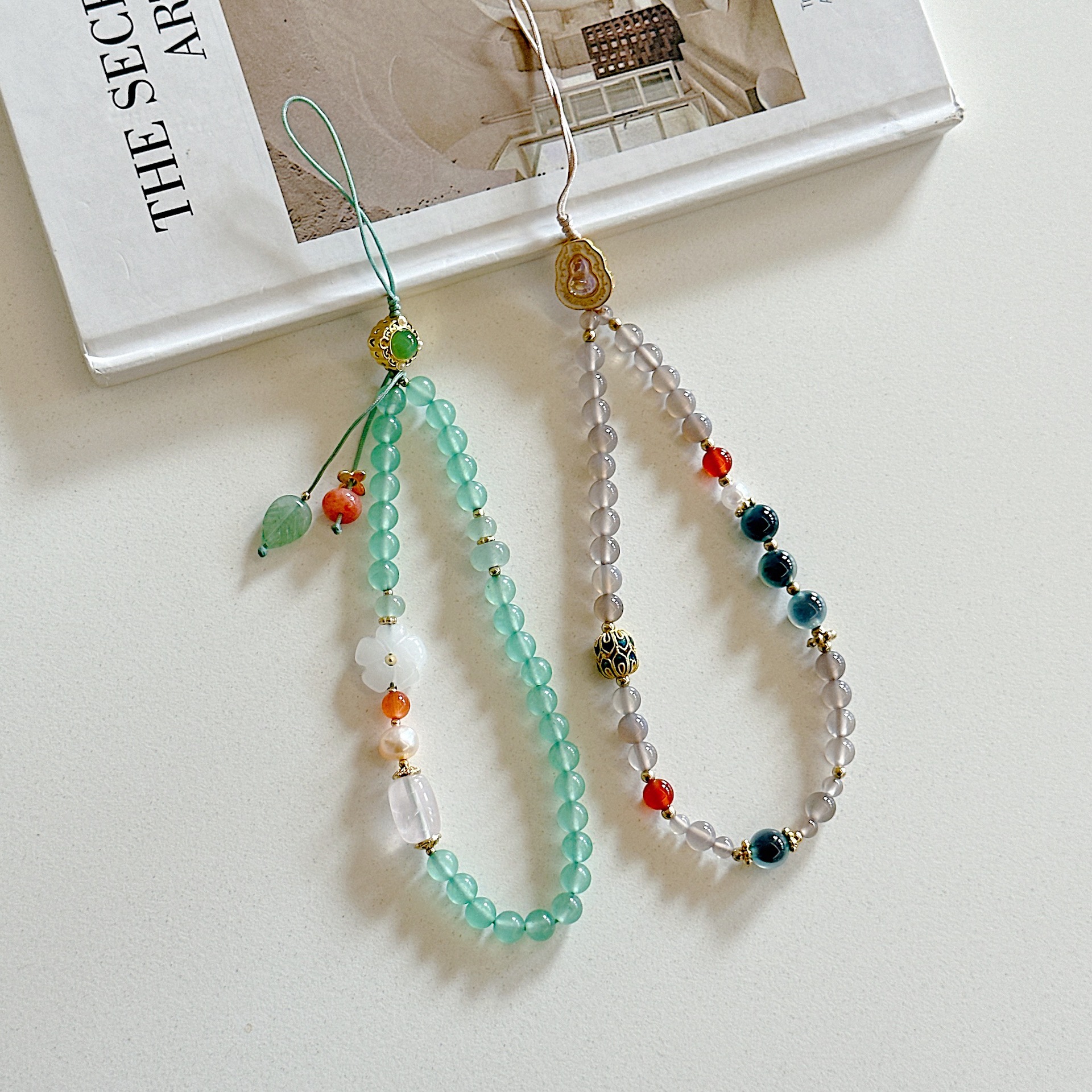 Cadena de teléfono móvil de alta gama hecha a mano boutique, piedra de ágata natural cloisonné, cordón de teléfono móvil de moda, colgante de cadena corta