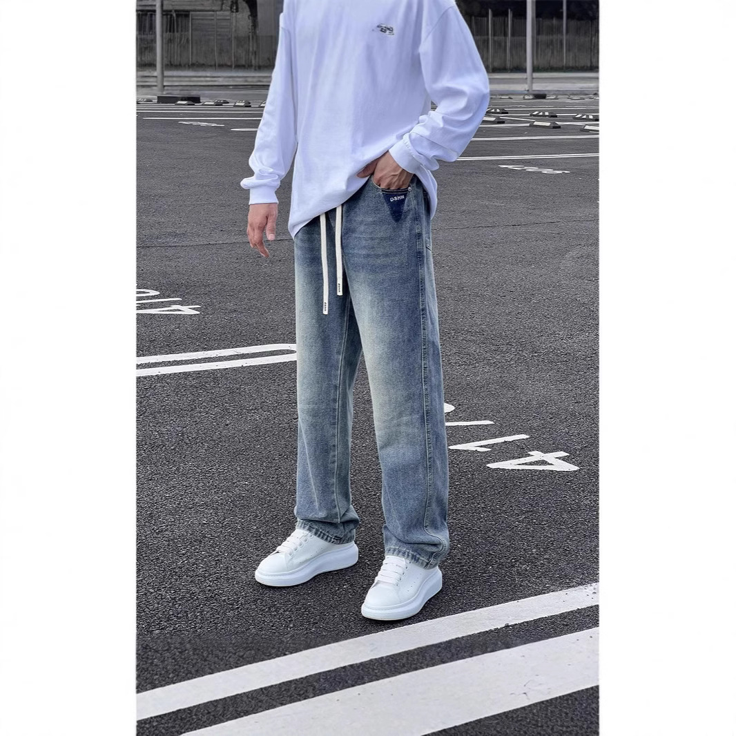 DSHH on erittäin hyvä pukeutumaan syksyn uusiin farkkuihin, miesten pestyihin trendikkäisiin merkkisiin väljiin, suoriin amerikkalaisiin high street -housuihin._voghion.com