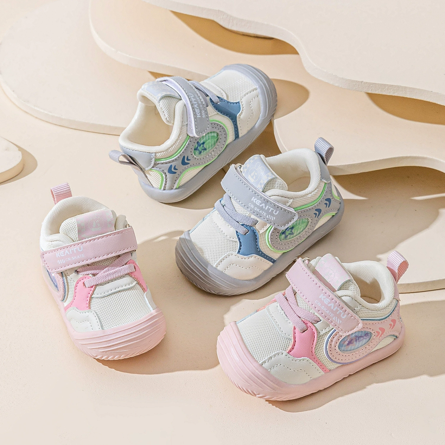 Детская весна 2025 новая сетчатая ступенчатая обувь мягкая подошва мужская обувь дышащая детская обувь для девочек оптом