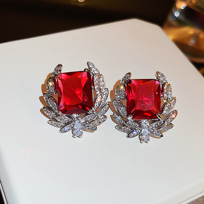 Luxurious Geometric Zircon Drop Earrings With Flower Palace Design_voghion.com
