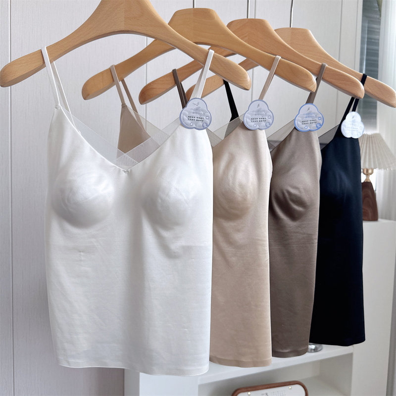 Soft Silk Seamless Camisole for Women, Spring/Summer Thin Style with Chest Pads, Slim Fit Underwear, Outerwear Tank Top Soft Silk Seamless Camisole for Women, Spring/Summer Thin Style with Chest Pads, Slim Fit Underwear, Outerwear Tank Top
