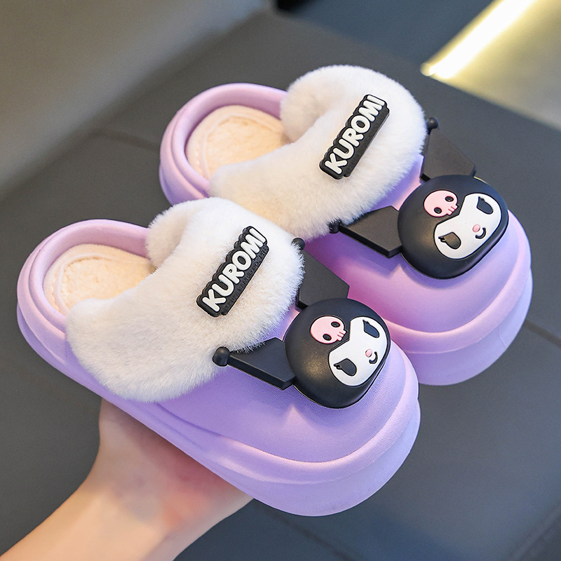 Sanrio Winter Zapatillas de algodón para niños, niños y niñas, cálidos y peludos, zapatos de algodón para el hogar con tacón de bolso Kulomi impermeable