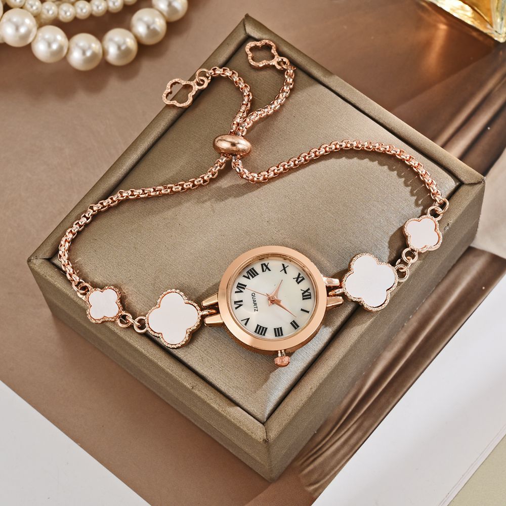 Reloj de estudiante transfronterizo Fritillaria ins estilo universitario temperamento esfera pequeña decoración de trébol de cuatro hojas pulsera perezosa