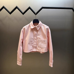 Dujia バージョン既製高品質 V ファミリー 2025 新しい女性のショートデニムシャツジャケットはファッショナブルで多用途です