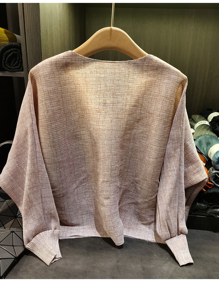 Áo khoác dáng rộng nữ tay lỡ cổ tròn chất liệu cotton thoáng mát — Màu hồng, màu xám, màu mơ chi tiết 7