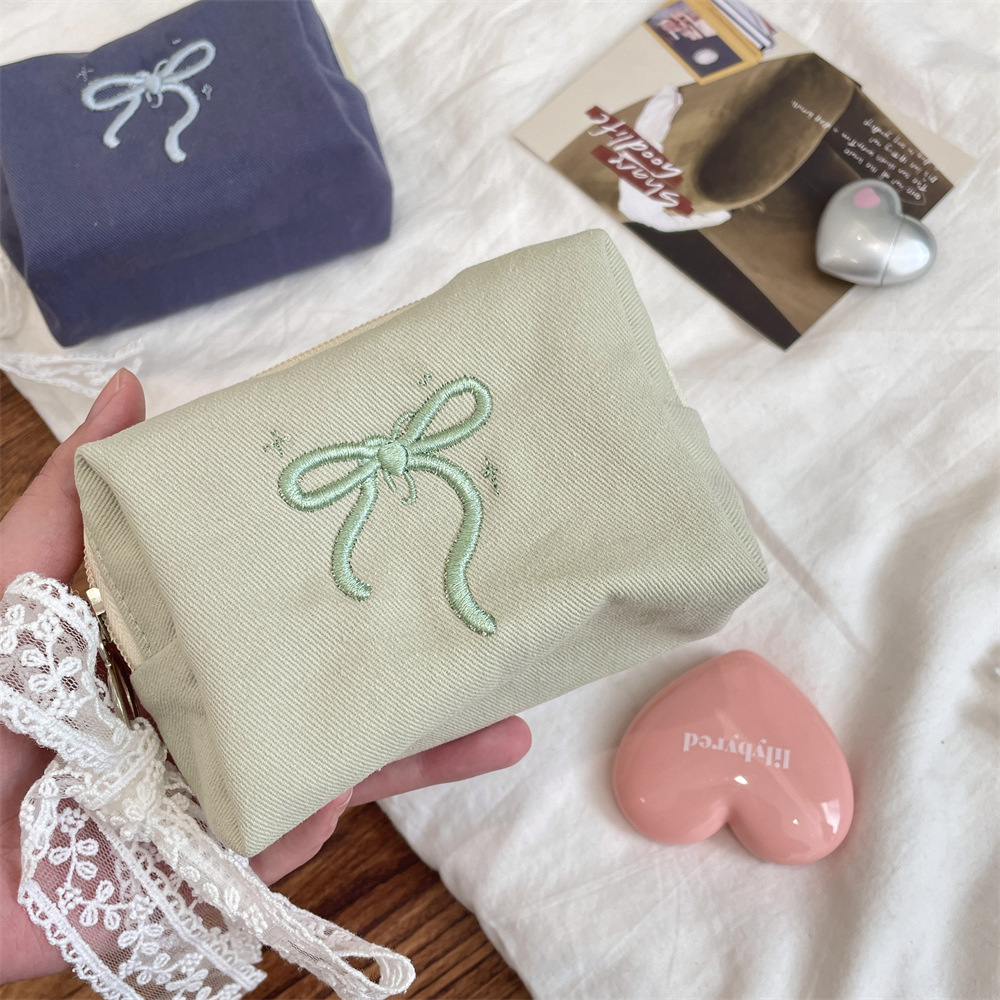 66g Weight Canvas Lining Material Lace Fashion Element Zipper Closure Type / Strap Type Cosmetic Bag Bags Type Holiday, Travel, Daily Occasion Polyester Material Bag, Knot, Butterfly, Bow Knot Pattern All Seasons Season Women's Gender Cute Style Square Shape Cute Bag Knot Butterfly Polyester Lace Square Makeup Bags 19