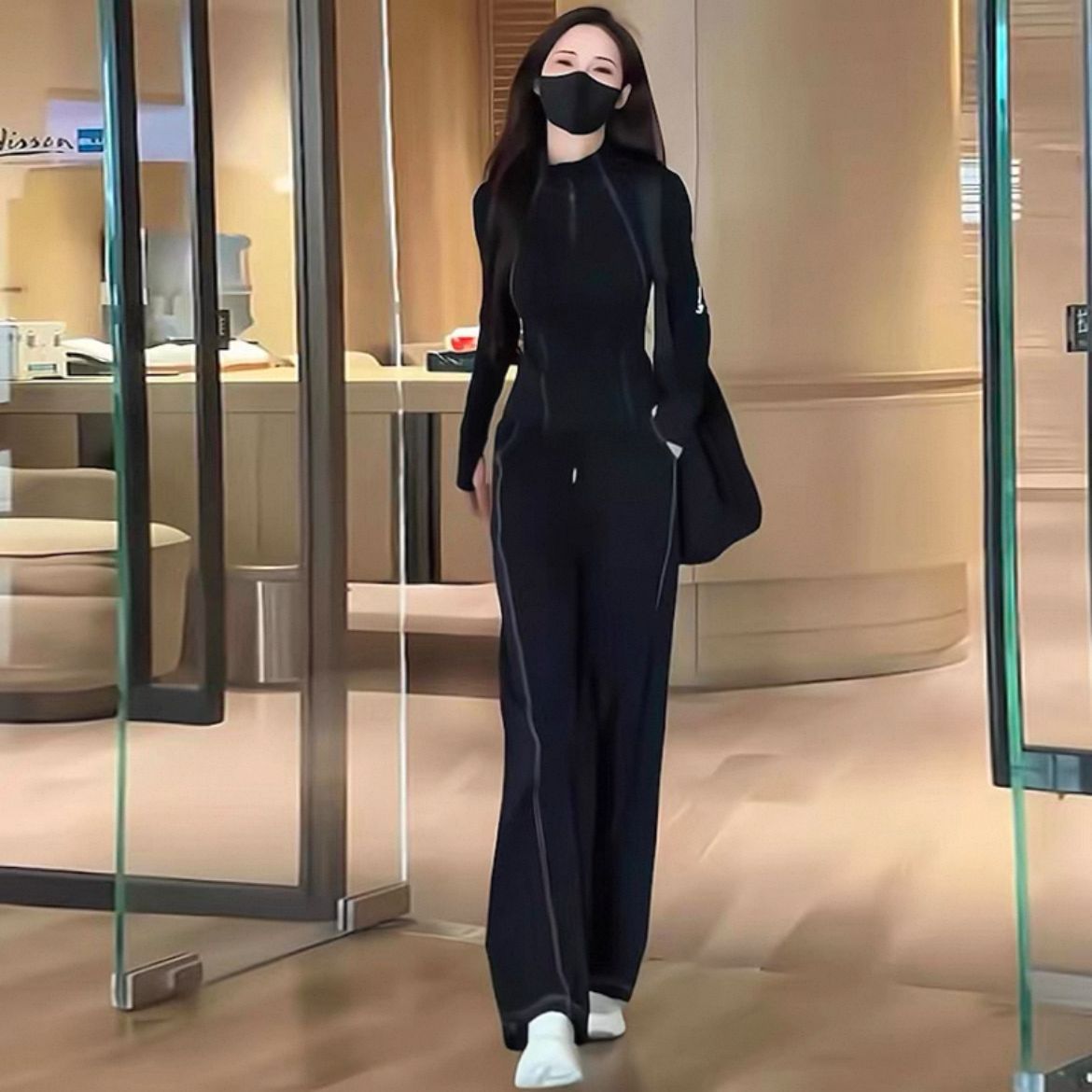 Outdoor Running Casual Sports Suit for Women 2026 Spring High-End Slim-Fit Cardigan and Wide-Leg Pants Two-Piece Set