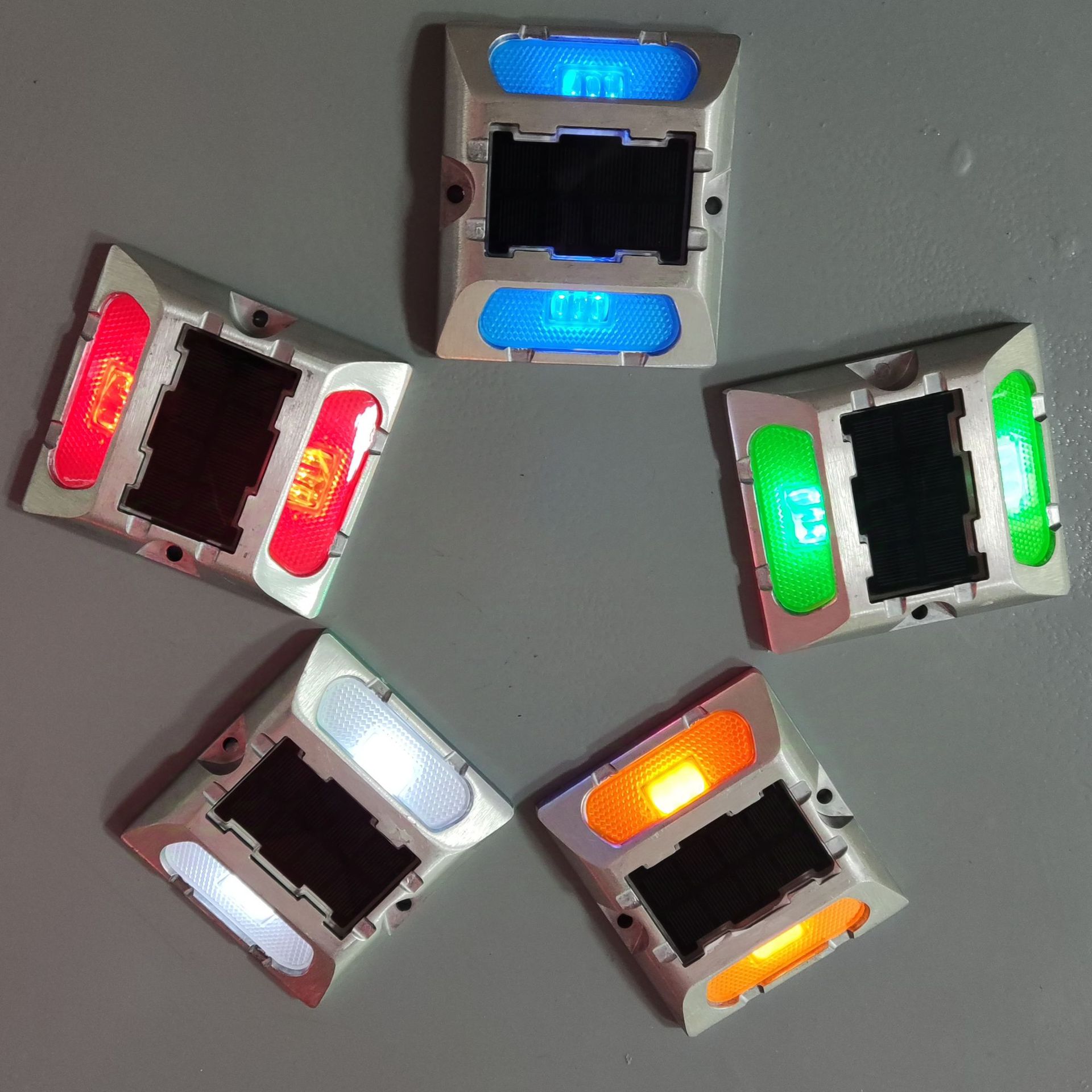 631新款太阳能道钉