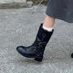 软皮复古皮带扣粗跟中筒短靴女2025秋季新款褶皱低跟西部骑士靴子