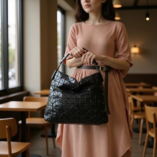 �ձ�һ��ԭ�S��2024�����¿�������μ�����߼���ͨ�ڷ�����Ů