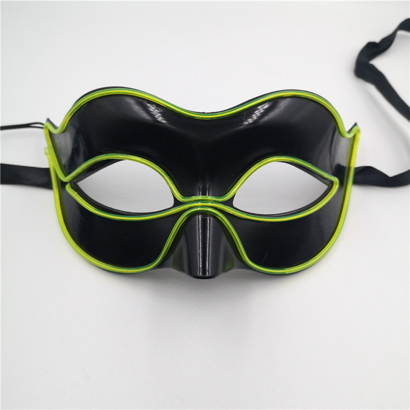 Fabricantes de máscaras luminosas extrañas de fiesta de Halloween ofrecen máscaras luminosas clásicas de mitad de cara.