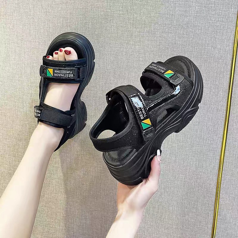 Sandalias de talón medio para mujeres verano 2026 nueva moda versátil antideslizante ligera y alta sandalias romanas