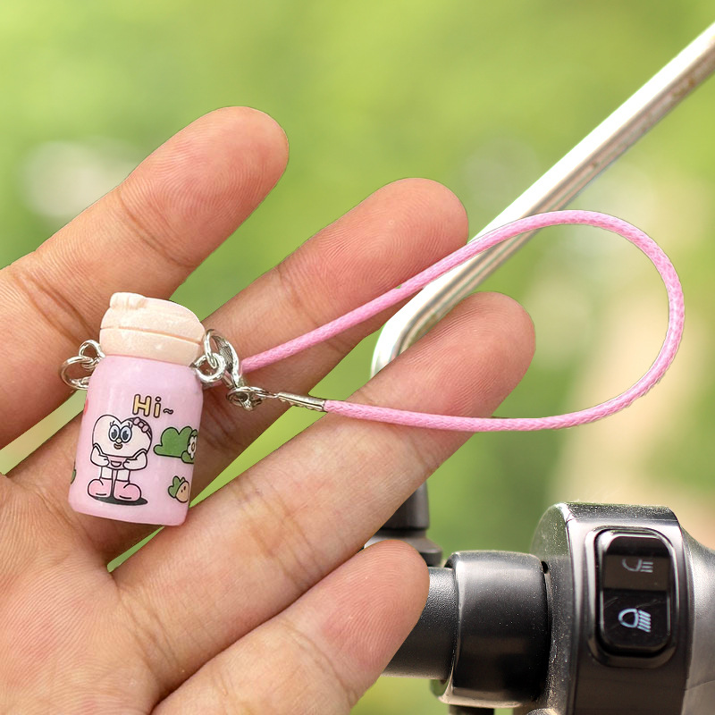 Mini botella de agua termo colgante lindo pequeño biberón accesorios de muñeca diy accesorios de taza de agua al por mayor dibujos animados