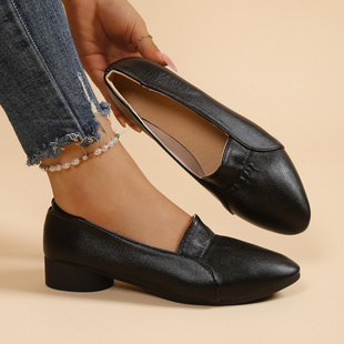 2026�¿��ܛƤ��ЬŮ�ָ��и���ɫŮЬ�Ӌ���Ь�\�ڼ��^�¸�Ь