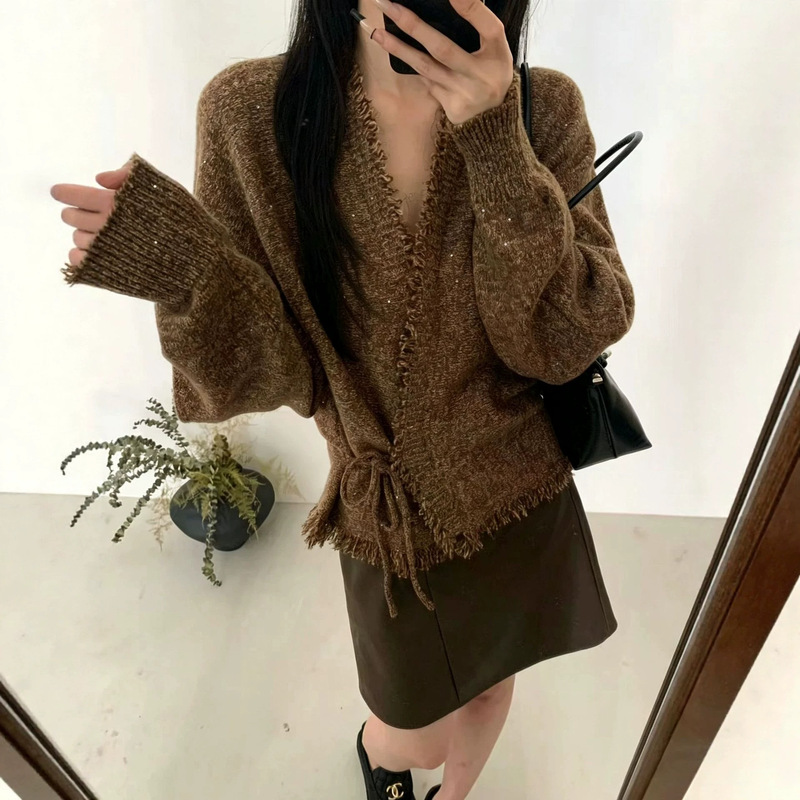 2026 Autumn/Winter Fashion V-Neck Fringed Knit Cardigan with Tie and Sequins for Women Short Sweater Coat