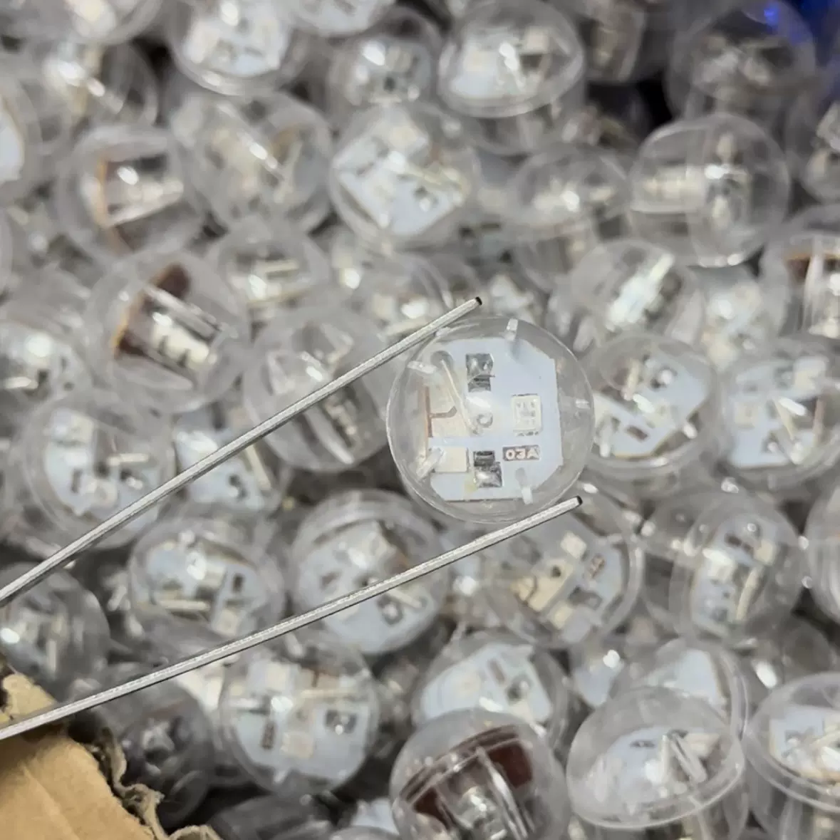 Led电子玩具配件 源头定制小圆球闪光球发光震动球