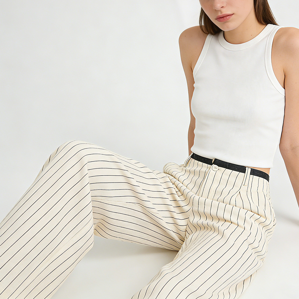 Quần culottes nữ ống rộng vải lanh sọc dọc, cạp cao phối màu, dáng suông thoáng mát — Vải gai sọc chi tiết 1