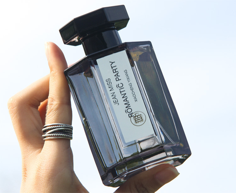 Neues Parfüm Yi Xiang A Small Town The Road to Hell Herren- und Damenparfüm Berliner Studentinnenfruchtiger Duft Langlebiges Eau de Toilette 100 ml_voghion.com