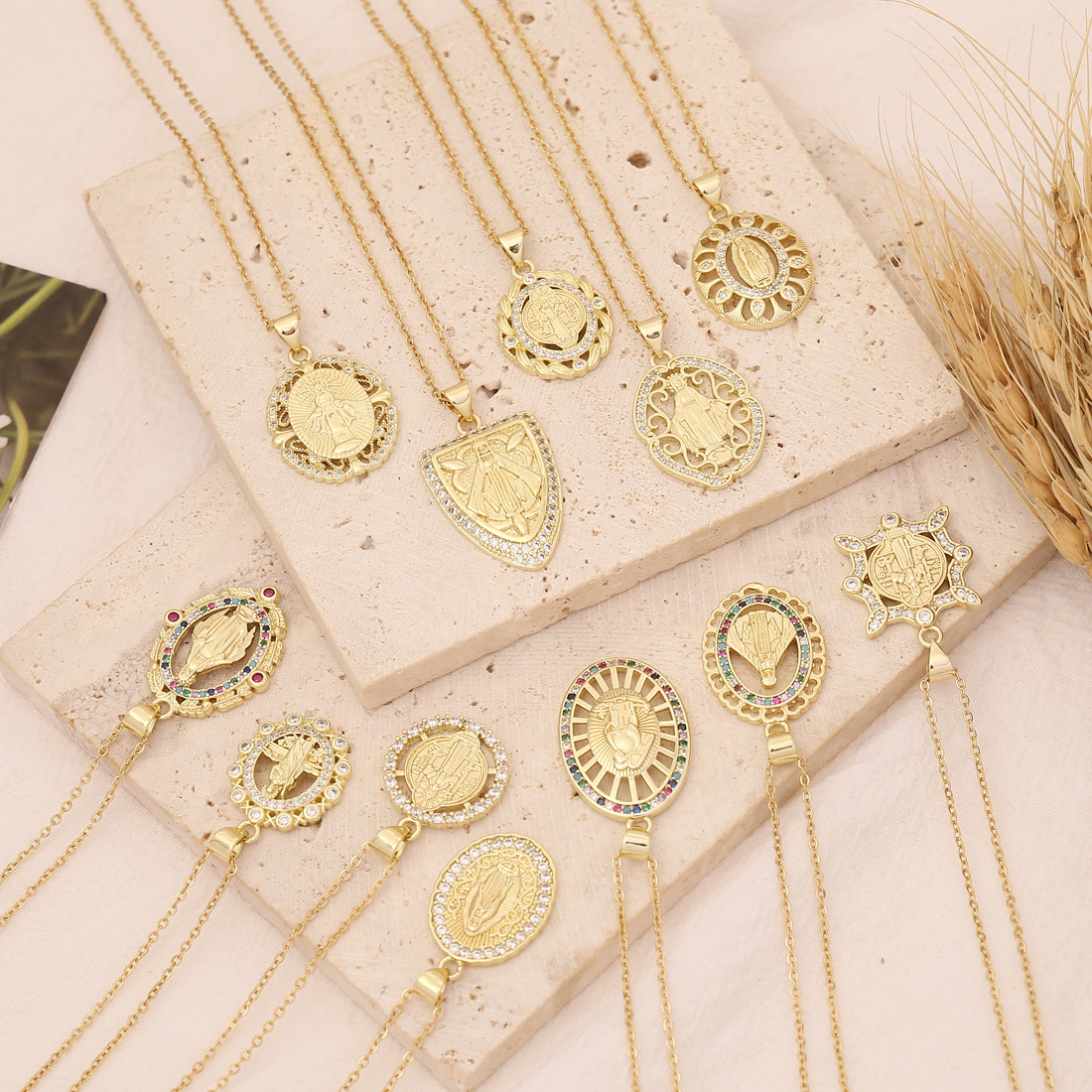 Copper hollow Zircon-Laid decor Necklace