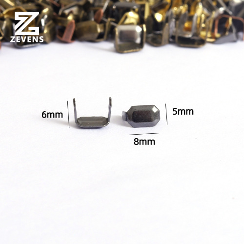 Belt loop claw nails are made of pure brass. Belt leather loop accessories, claw nails, leather loop fixed horse studs and two-foot claw nails.
