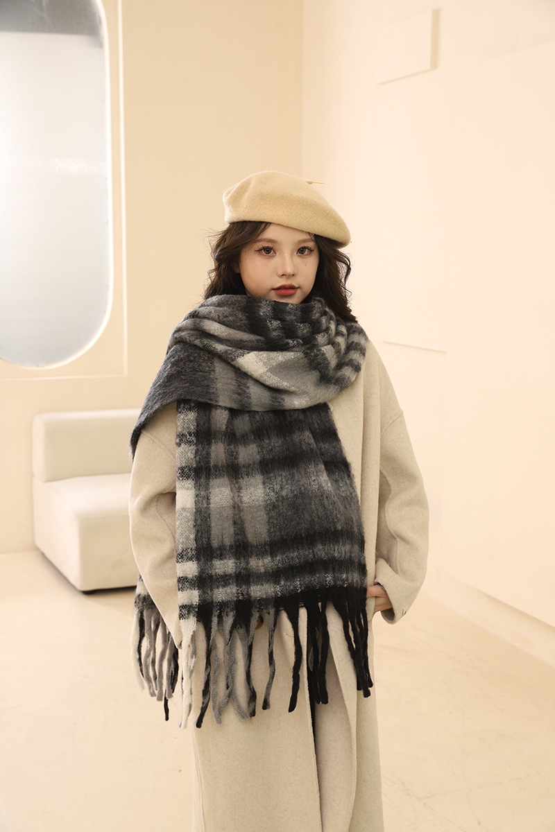 2024 autunno inverno nuova atmosfera sciarpa spessa in mohair, calore di alta qualità, cappotto versatile da uomo e da donna con strisce_voghion.com