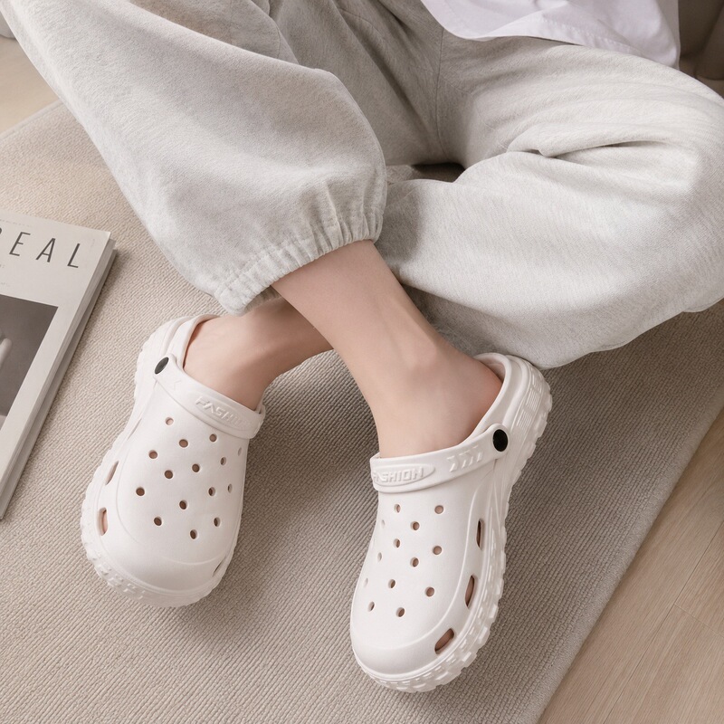 Trendy men's EVA clogs with a comfortable feel, fashionable and casual, versatile, trendy, suitable for outdoor wear, thick-soled and simple