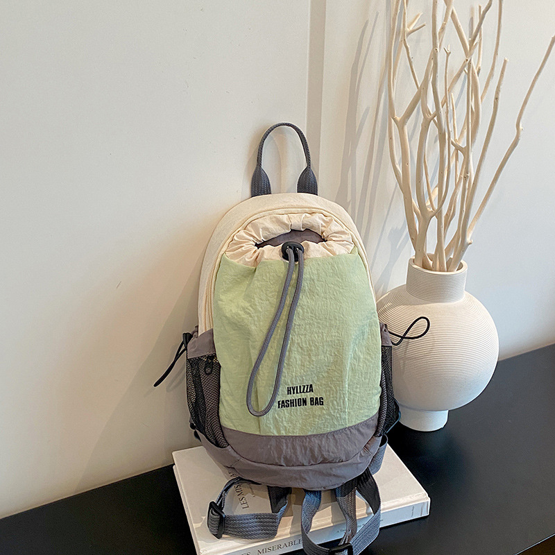 Mochila pequeña al aire libre para mujeres ligera y de alto valor multifuncional, bolso de hombro de doble propósito, bolso de hervidor de agua de senderismo