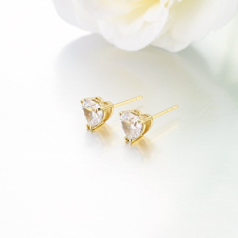 Xuping moda clásica de tres garras incrustadas de zircon simple amor pernos de orejas de aleación de cobre al por mayor fácil de usar orejas de viaje diario