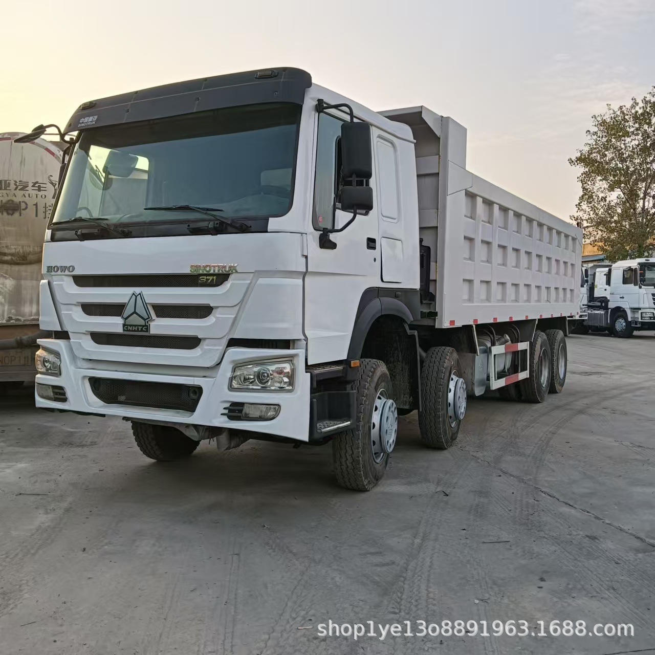 Used Howo Dump Truck 8X4 Tipping Transport Engineering Vehicle Export Model National Three Engine 371 Horsepower