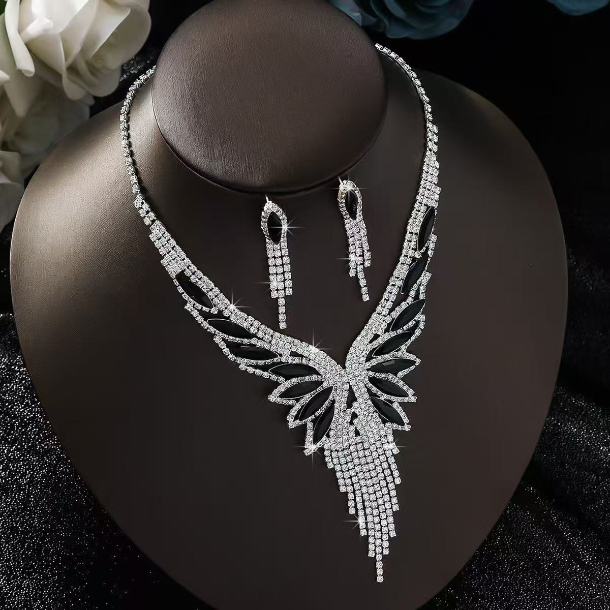Brillante collar de diamantes pendientes novia joyería de boda moda cadena de garras fiesta de bodas traje de vestir fabricantes al por mayor
