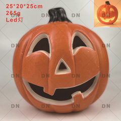 カボチャのランプのハロウィンの装飾品の透かし彫りの発光の道具のテーマパークの屋外のシーンは大きいカボチャの置物を配置します。
