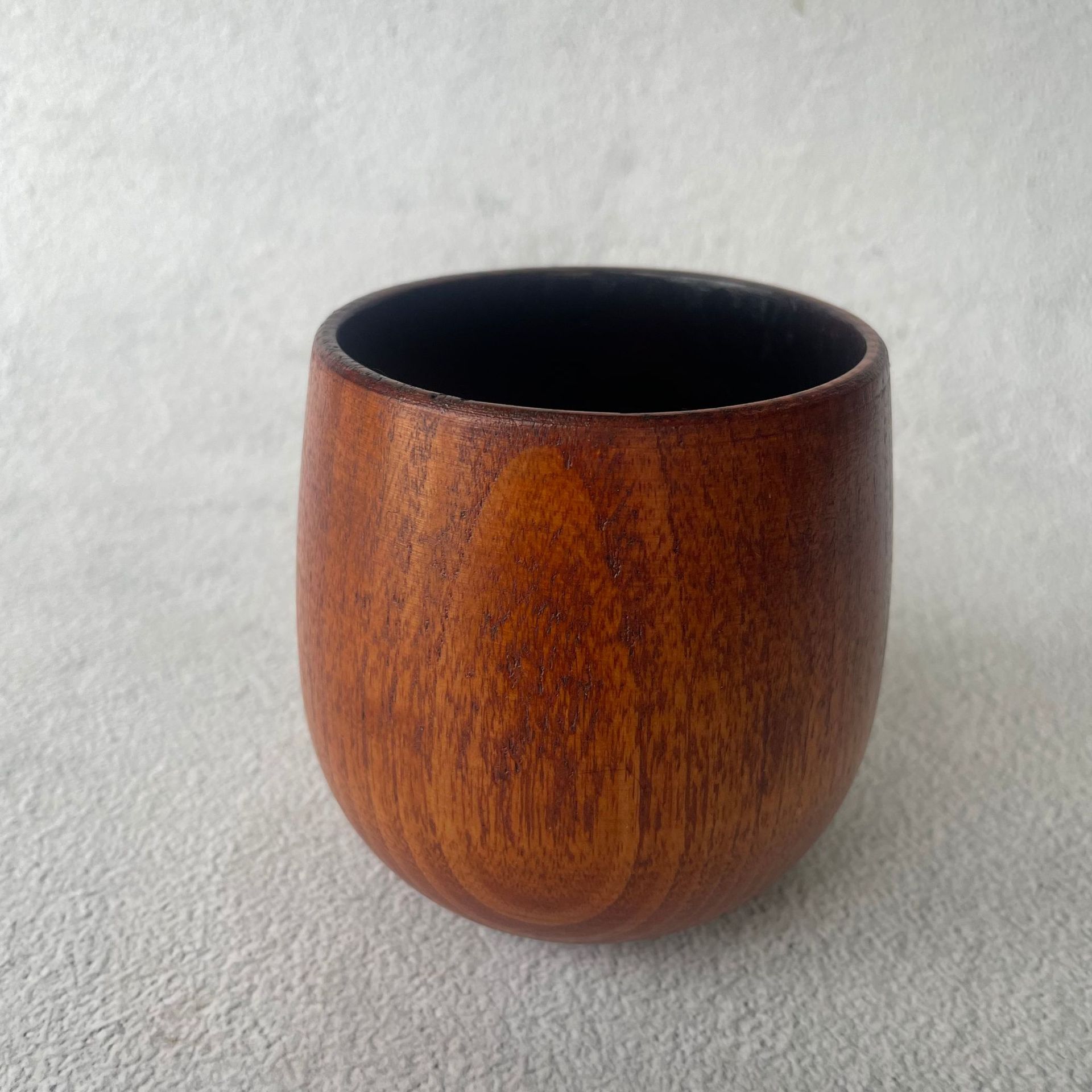Fuente de origen de madera creativa taza de madera protección del medio ambiente taza japonesa anti-escaldado taza de agua de madera sólida en stock al por mayor gran cantidad de descuento