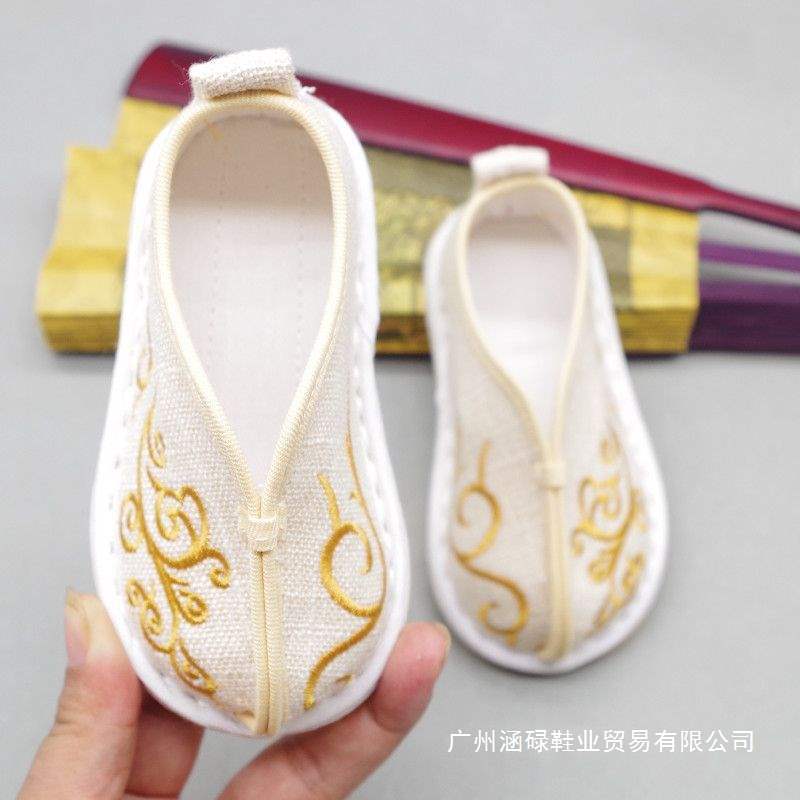 宝宝手工布鞋汉服鞋周岁刺绣传统千层底吸汗防掉春秋幼儿园0-3岁2