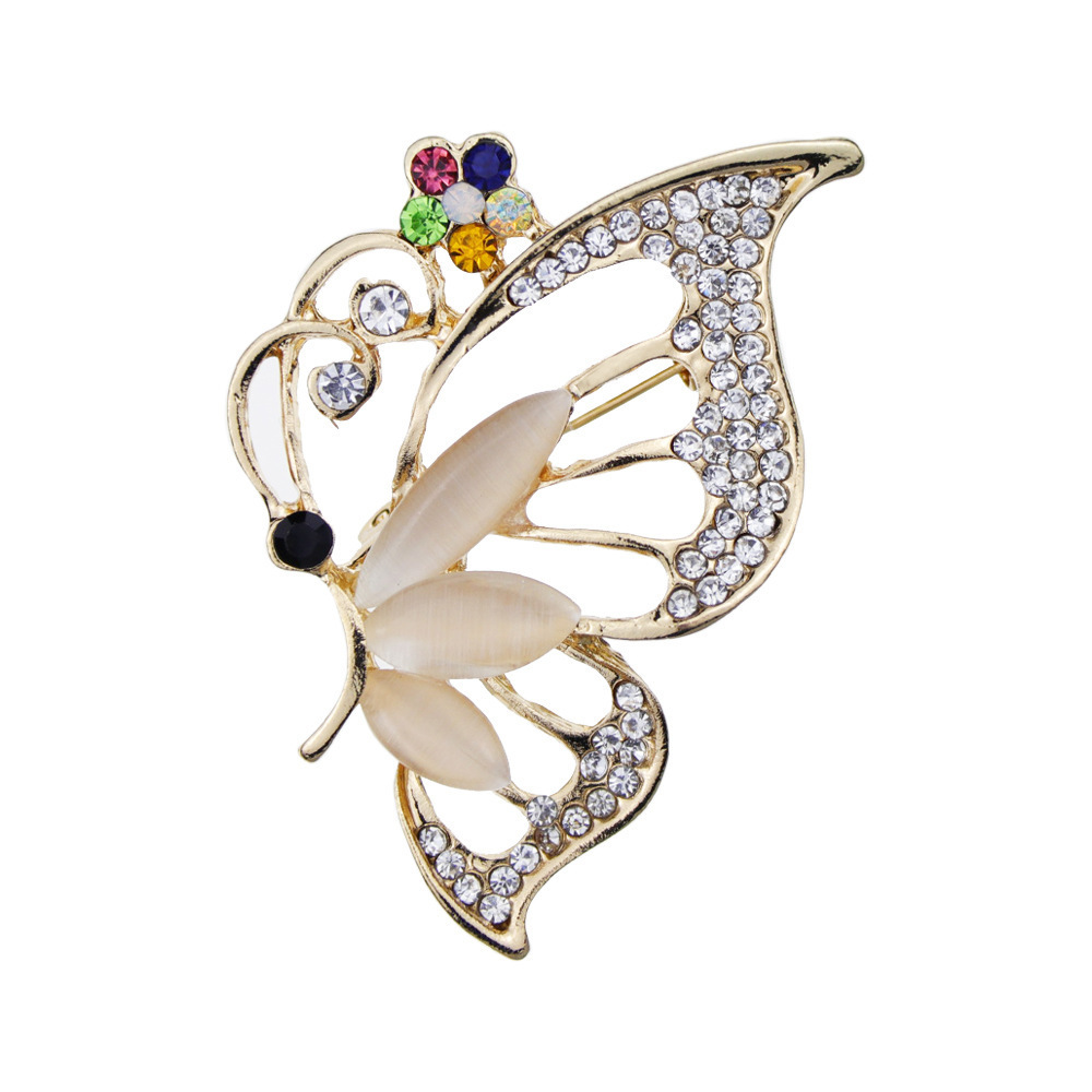 Fashionable cute brooch