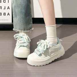 樱花粉小白鞋原创百搭2025网红休闲透气厚底板鞋女轻便运动鞋