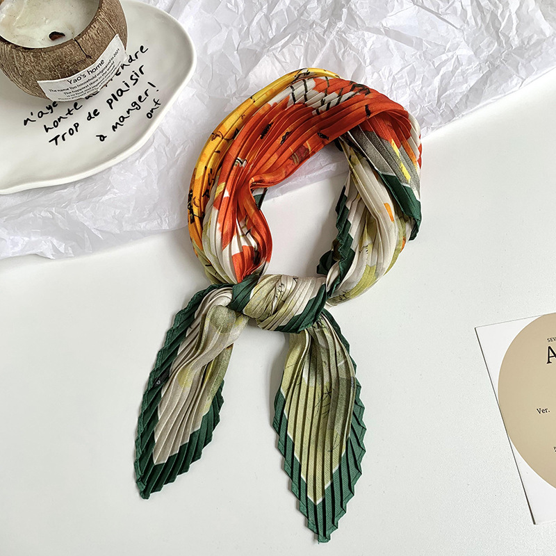 Bufanda de seda, bufanda cuadrada, sentido avanzado, camisa decorativa arrugada de moda coreana de primavera y verano, bufanda pequeña, bufanda en forma de diamante, diadema
