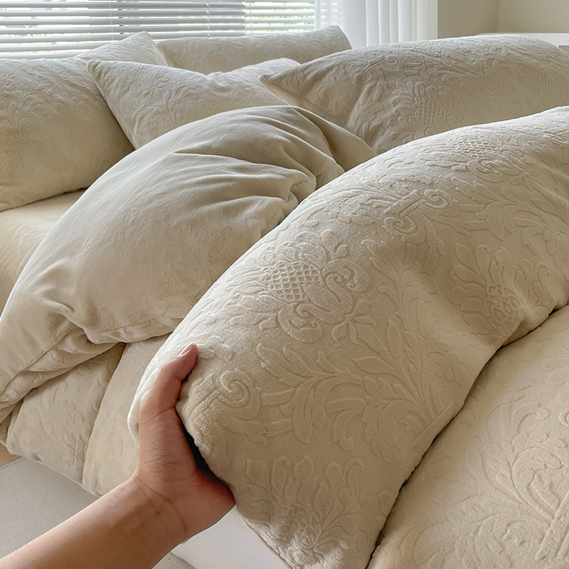 Leche de invierno cama de cuatro piezas set2025 nuevo invierno premium sensación de engrosamiento flange sábanas de coral cubierta