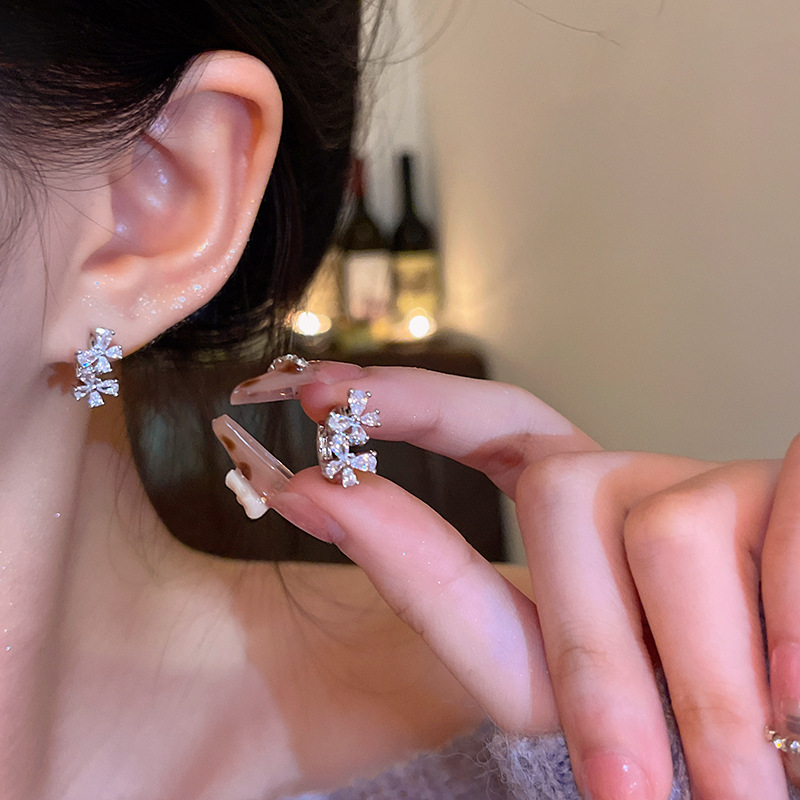 镀白金精致微镶锆石蝴蝶耳扣耳钉女轻奢小众高级感花朵耳环耳饰品|undefined