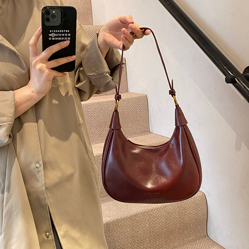 Capacious autumn shoulder bag, underarm bag, one-shoulder bag, Korean style, trend of season