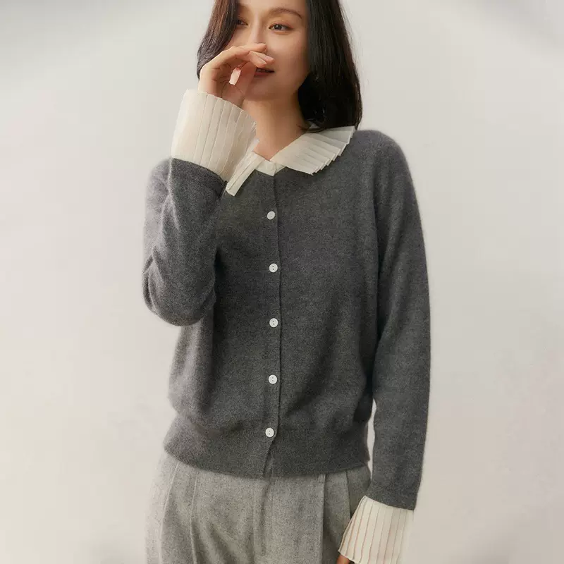 2025秋冬新款羊绒衫女百褶娃娃领拼色针织洋气百搭休闲单排扣上衣